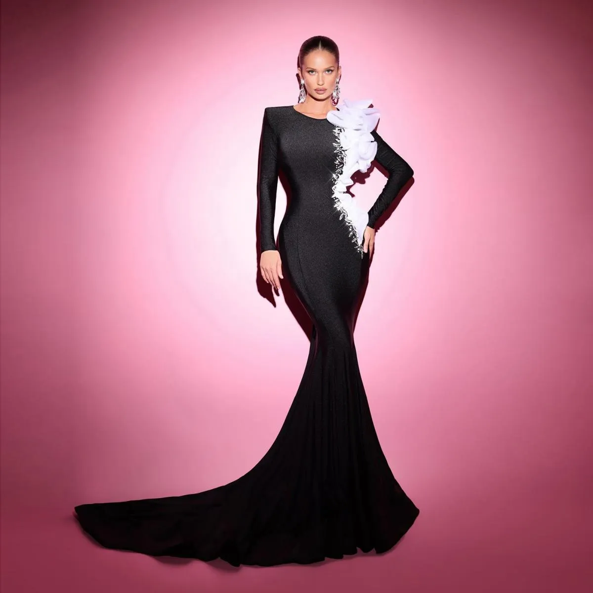 Abiti da sera a sirena neri alla moda con perline arricciate elasticizzate maniche lunghe eleganti abiti da donna eleganti abiti