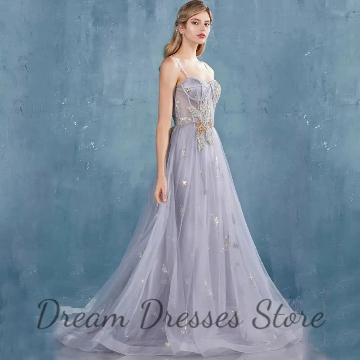 Classico romantico A Line Tulle Abito da ballo senza maniche Applique Sweetheart Party Event Lunghezza pavimento Spalline sul re