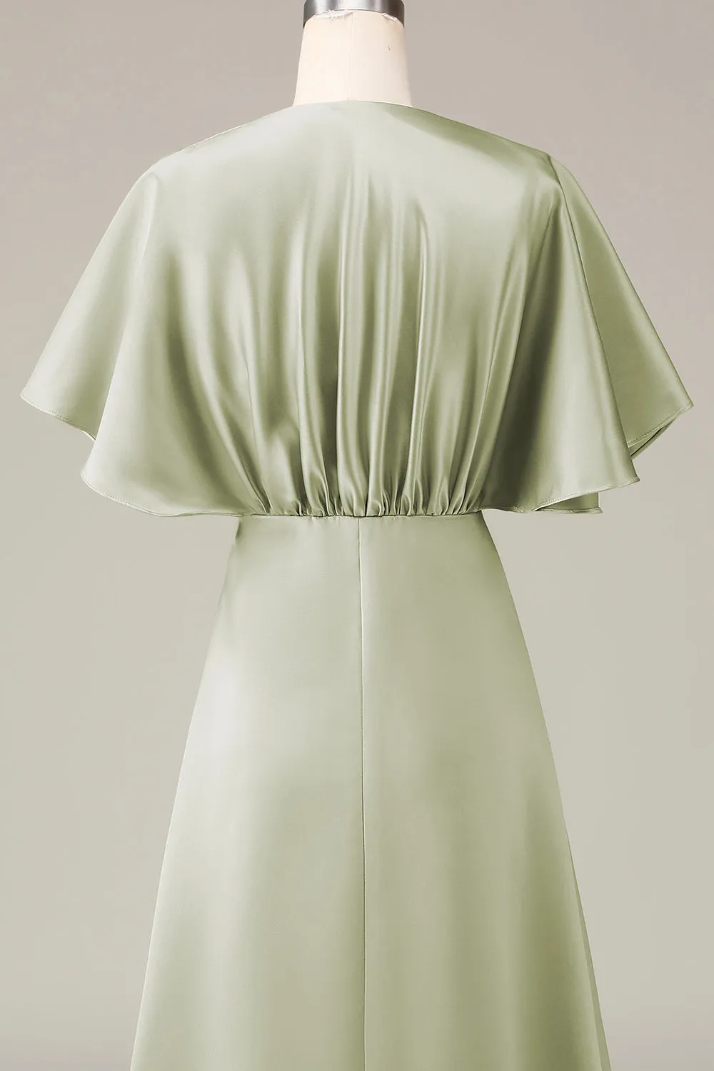 Dusty Sage con scollo a V maniche corte A-line Satin abito da damigella d'onore