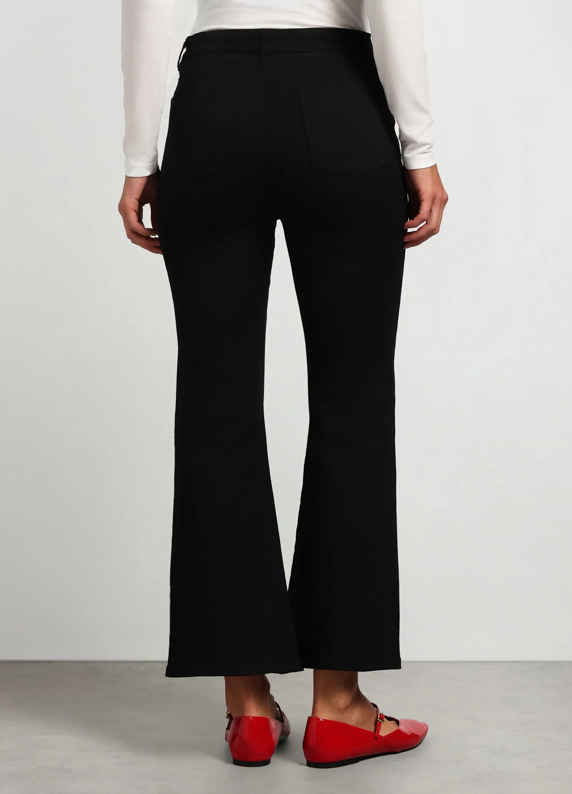 NICE & CHIC  Pantaloni flare fit in twill di cotone stretch donna
